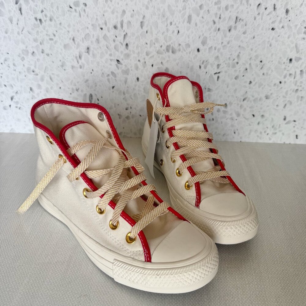 NWT Custom Converse Chuck Taylor All Stars (W7)